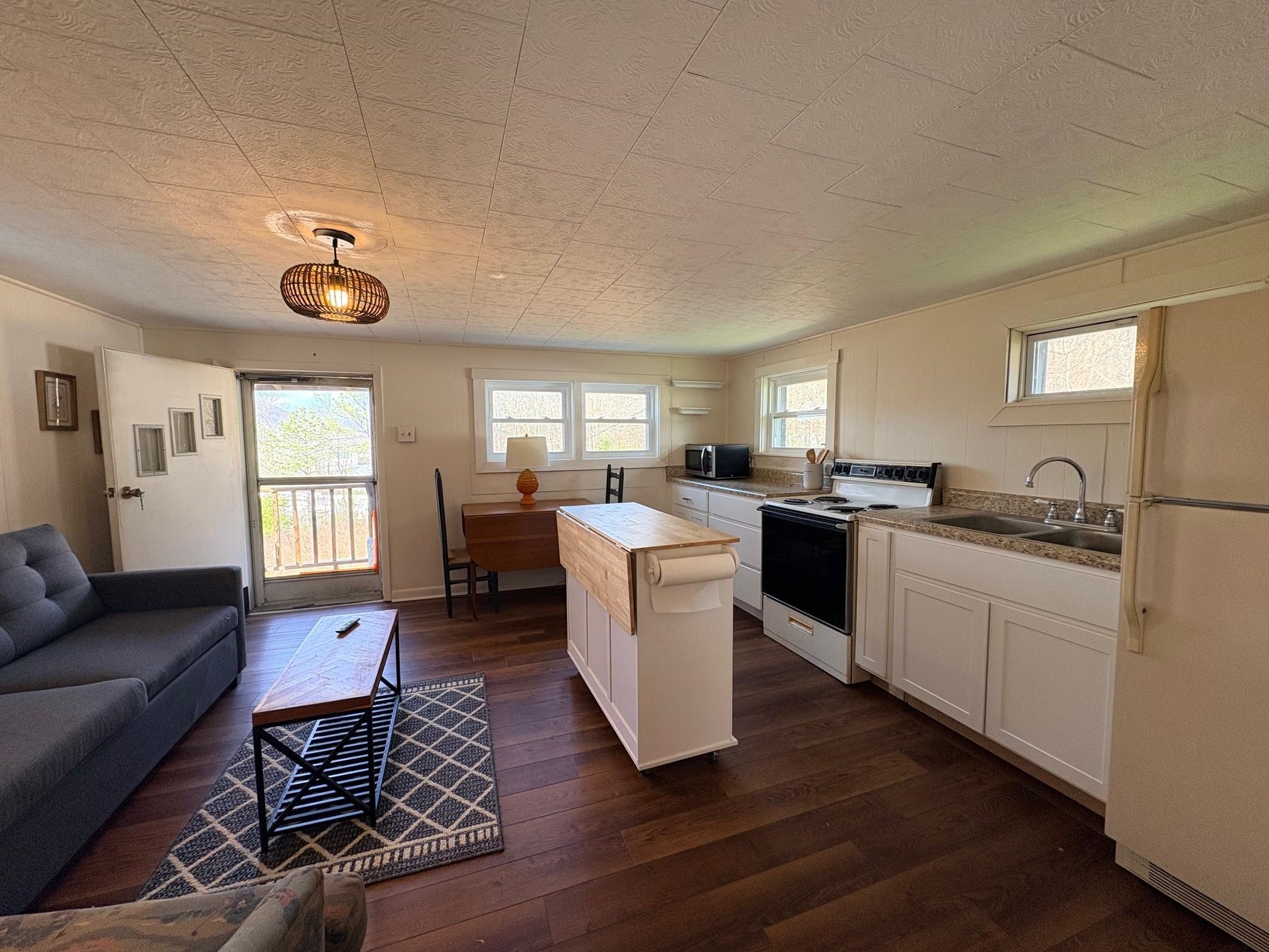 71 KINGSTOWN LN, HOT SPRINGS, Virginia 24445, 4 Bedrooms Bedrooms, ,2 BathroomsBathrooms,Residential,71 KINGSTOWN LN,675144 MLS # 675144 71 KINGSTOWN LN, HOT SPRINGS, Virginia 24445, 4 Bedrooms Bedrooms, ,2 BathroomsBathrooms,Residential,71 KINGSTOWN LN,675144 MLS # 675144