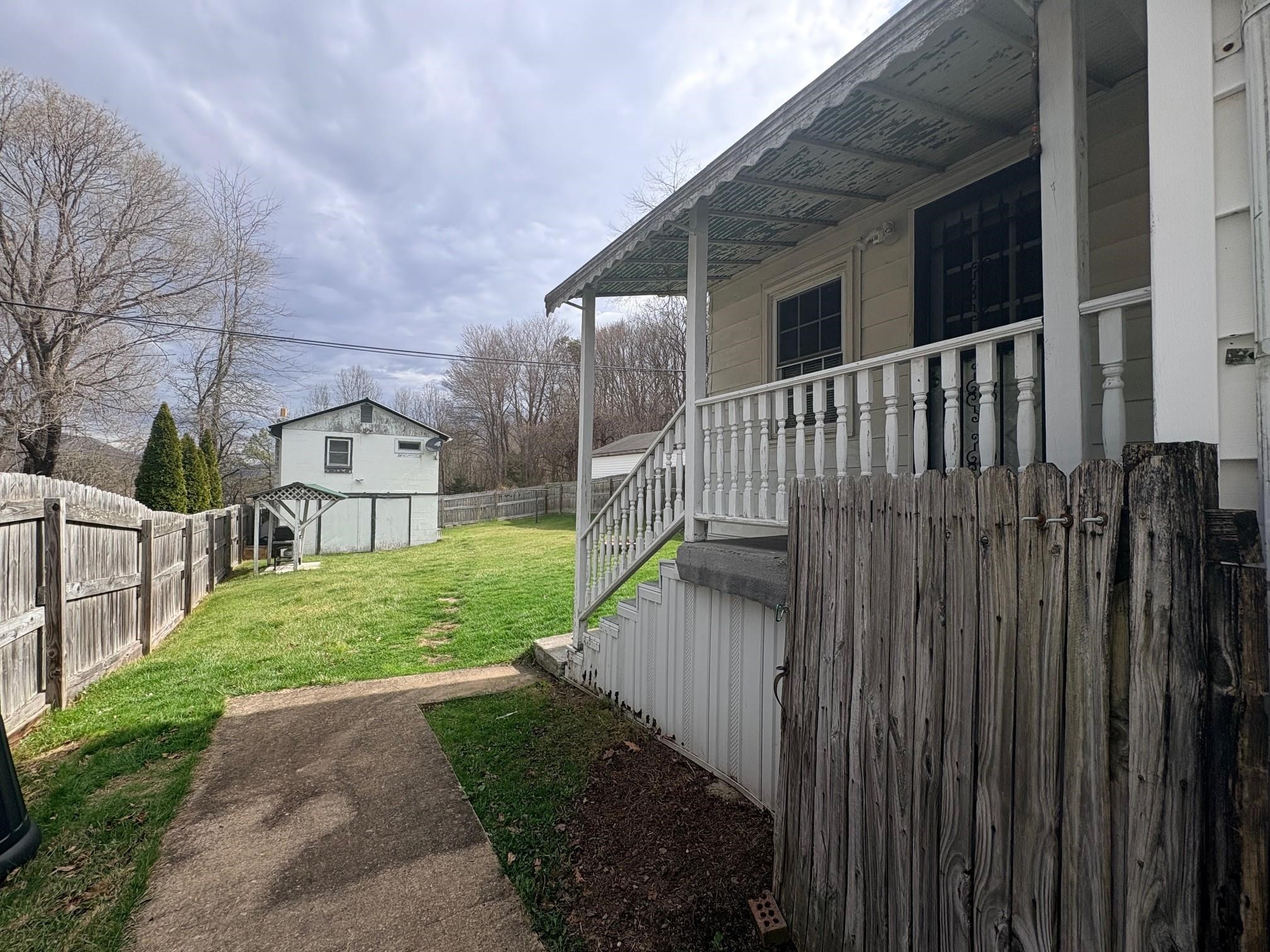 71 KINGSTOWN LN, HOT SPRINGS, Virginia 24445, 4 Bedrooms Bedrooms, ,2 BathroomsBathrooms,Residential,71 KINGSTOWN LN,675144 MLS # 675144 71 KINGSTOWN LN, HOT SPRINGS, Virginia 24445, 4 Bedrooms Bedrooms, ,2 BathroomsBathrooms,Residential,71 KINGSTOWN LN,675144 MLS # 675144