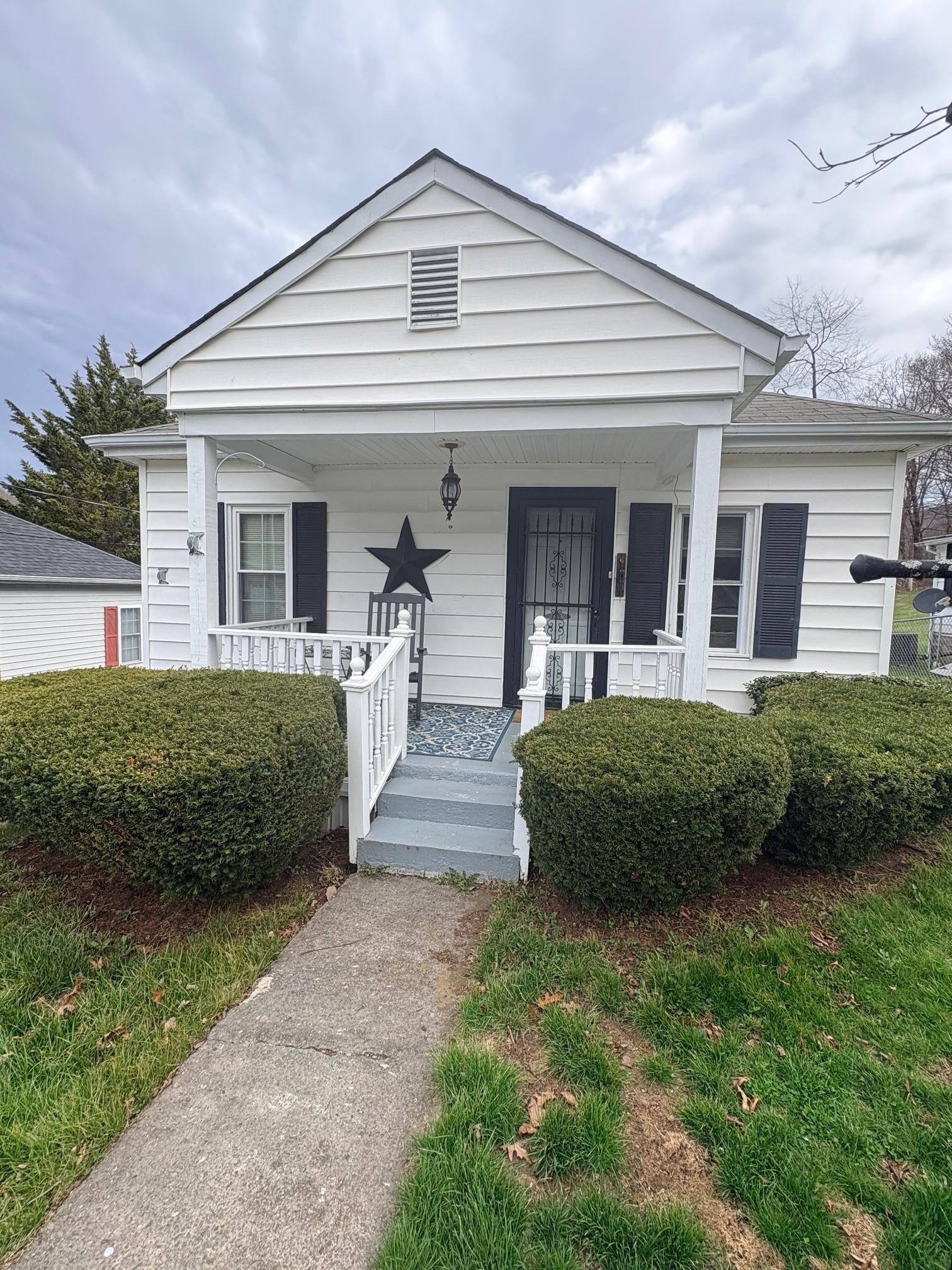 71 KINGSTOWN LN, HOT SPRINGS, Virginia 24445, 4 Bedrooms Bedrooms, ,2 BathroomsBathrooms,Residential,71 KINGSTOWN LN,675144 MLS # 675144 71 KINGSTOWN LN, HOT SPRINGS, Virginia 24445, 4 Bedrooms Bedrooms, ,2 BathroomsBathrooms,Residential,71 KINGSTOWN LN,675144 MLS # 675144