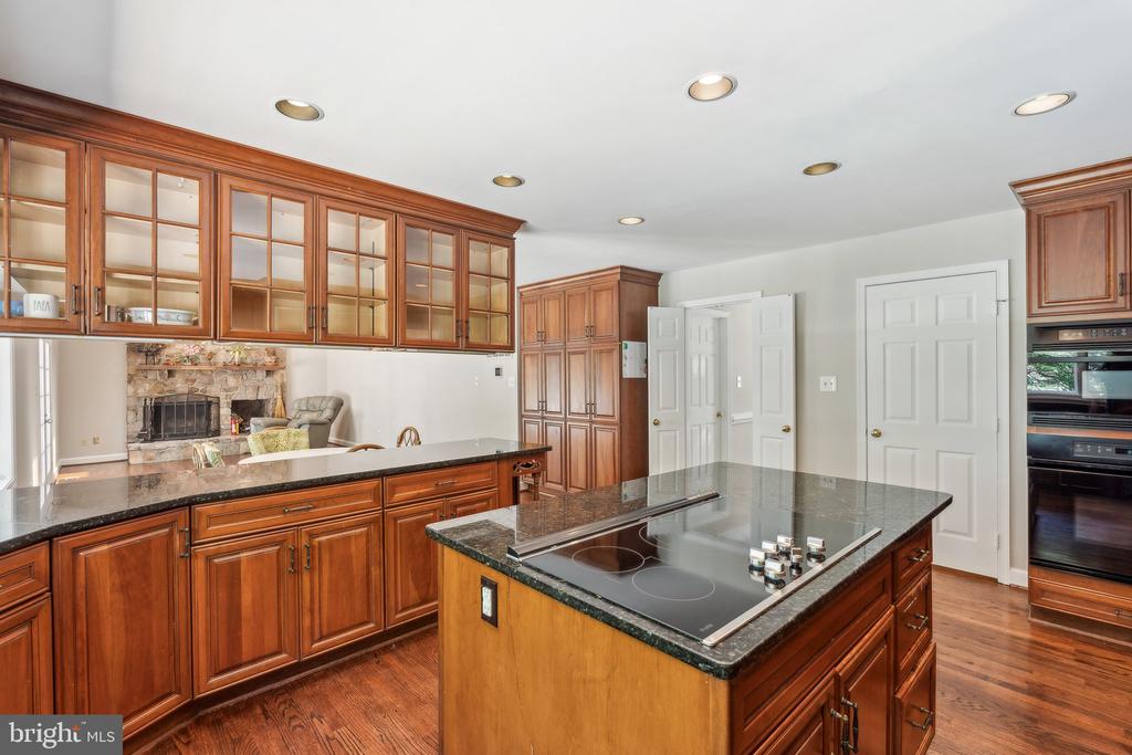 7708 CASTLEBURY CT, WARRENTON, Virginia 20186, 3 Bedrooms Bedrooms, ,2 BathroomsBathrooms,Residential,7708 CASTLEBURY CT,VAFQ2016668 MLS # VAFQ2016668