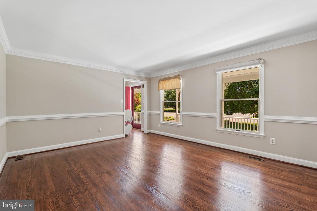 7708 CASTLEBURY CT, WARRENTON, Virginia 20186, 3 Bedrooms Bedrooms, ,2 BathroomsBathrooms,Residential,7708 CASTLEBURY CT,VAFQ2016668 MLS # VAFQ2016668