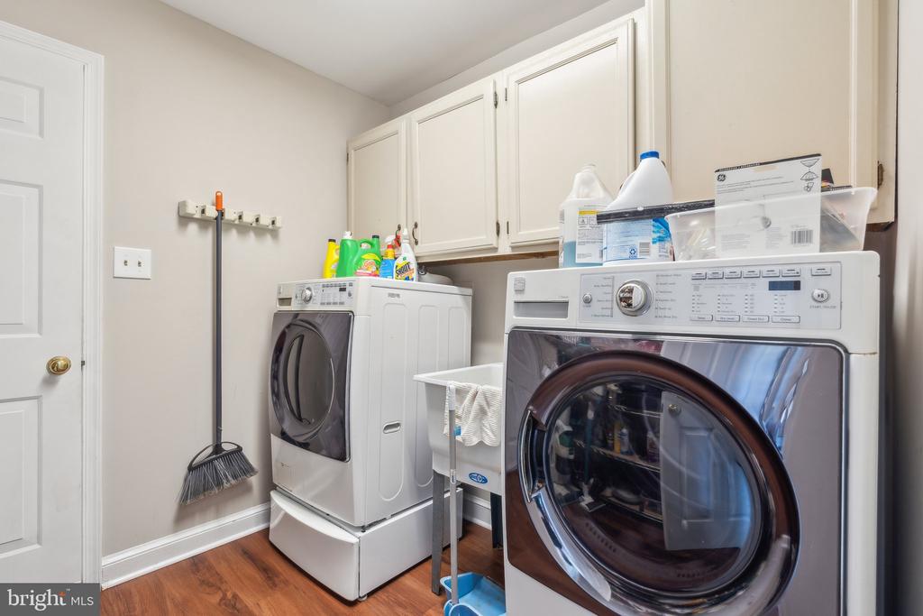 7708 CASTLEBURY CT, WARRENTON, Virginia 20186, 3 Bedrooms Bedrooms, ,2 BathroomsBathrooms,Residential,7708 CASTLEBURY CT,VAFQ2016668 MLS # VAFQ2016668