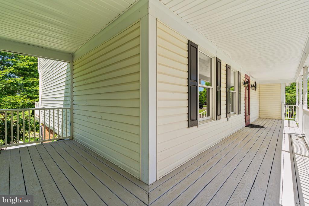 7708 CASTLEBURY CT, WARRENTON, Virginia 20186, 3 Bedrooms Bedrooms, ,2 BathroomsBathrooms,Residential,7708 CASTLEBURY CT,VAFQ2016668 MLS # VAFQ2016668