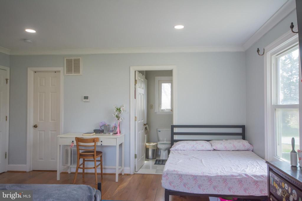 6867 MAPLEWOOD DR, BEALETON, Virginia, 5 Bedrooms Bedrooms, ,3 BathroomsBathrooms,Residential,6867 MAPLEWOOD DR,VAFQ2020582 MLS # VAFQ2020582