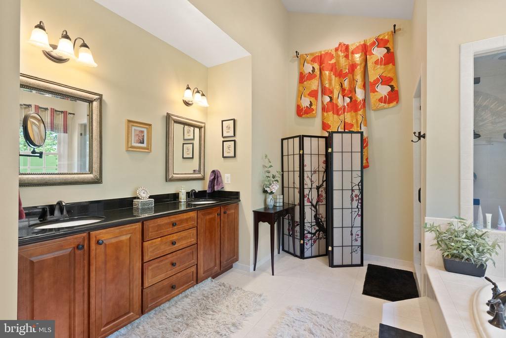 7188 KENTHURST LN, THE PLAINS, Virginia, 5 Bedrooms Bedrooms, ,4 BathroomsBathrooms,Residential,7188 KENTHURST LN,VAFQ2020798 MLS # VAFQ2020798