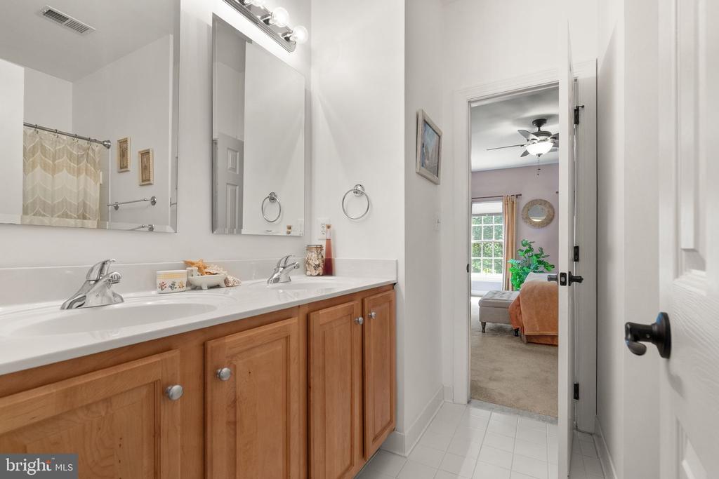 7188 KENTHURST LN, THE PLAINS, Virginia, 5 Bedrooms Bedrooms, ,4 BathroomsBathrooms,Residential,7188 KENTHURST LN,VAFQ2020798 MLS # VAFQ2020798