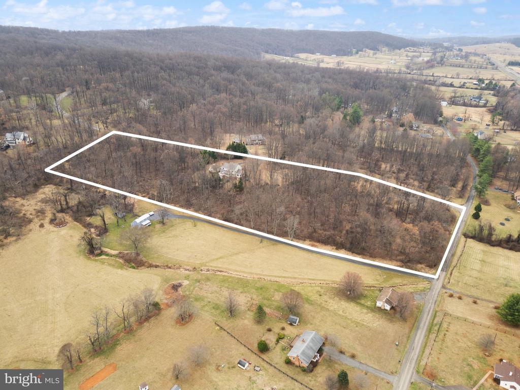 7188 KENTHURST LN, THE PLAINS, Virginia, 5 Bedrooms Bedrooms, ,4 BathroomsBathrooms,Residential,7188 KENTHURST LN,VAFQ2020798 MLS # VAFQ2020798