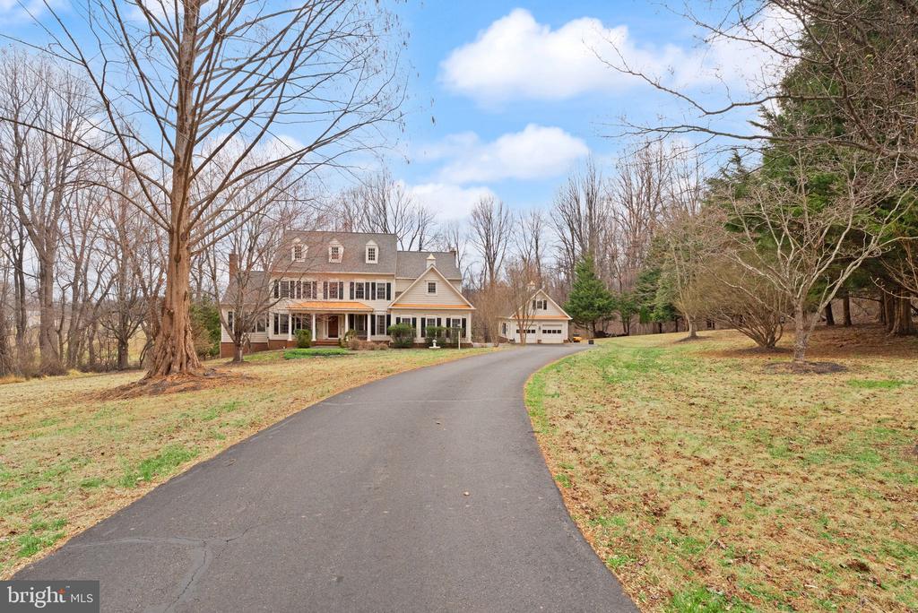 7188 KENTHURST LN, THE PLAINS, Virginia, 5 Bedrooms Bedrooms, ,4 BathroomsBathrooms,Residential,7188 KENTHURST LN,VAFQ2020798 MLS # VAFQ2020798