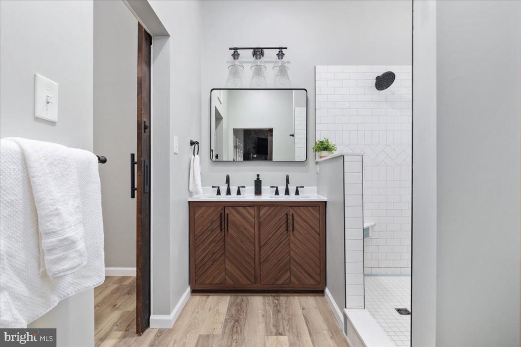 5331 MERRY OAKS RD, THE PLAINS, Virginia, 3 Bedrooms Bedrooms, ,2 BathroomsBathrooms,Residential,5331 MERRY OAKS RD,VAFQ2020964 MLS # VAFQ2020964