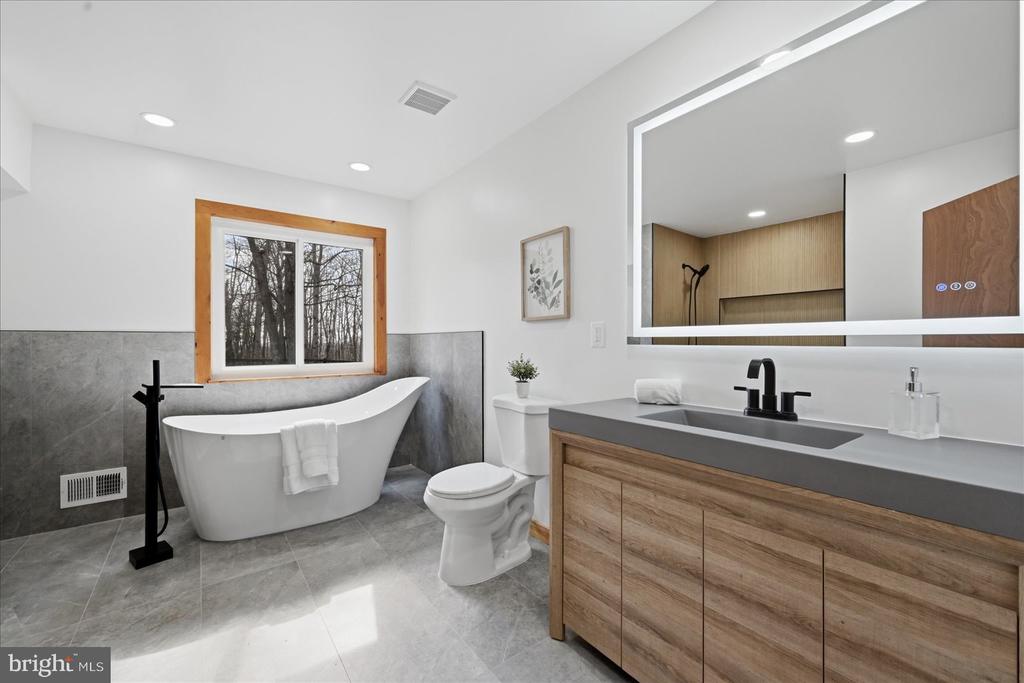 9844 TIMBER HTS, MARSHALL, Virginia, 4 Bedrooms Bedrooms, ,4 BathroomsBathrooms,Residential,9844 TIMBER HTS,VAFQ2020572 MLS # VAFQ2020572