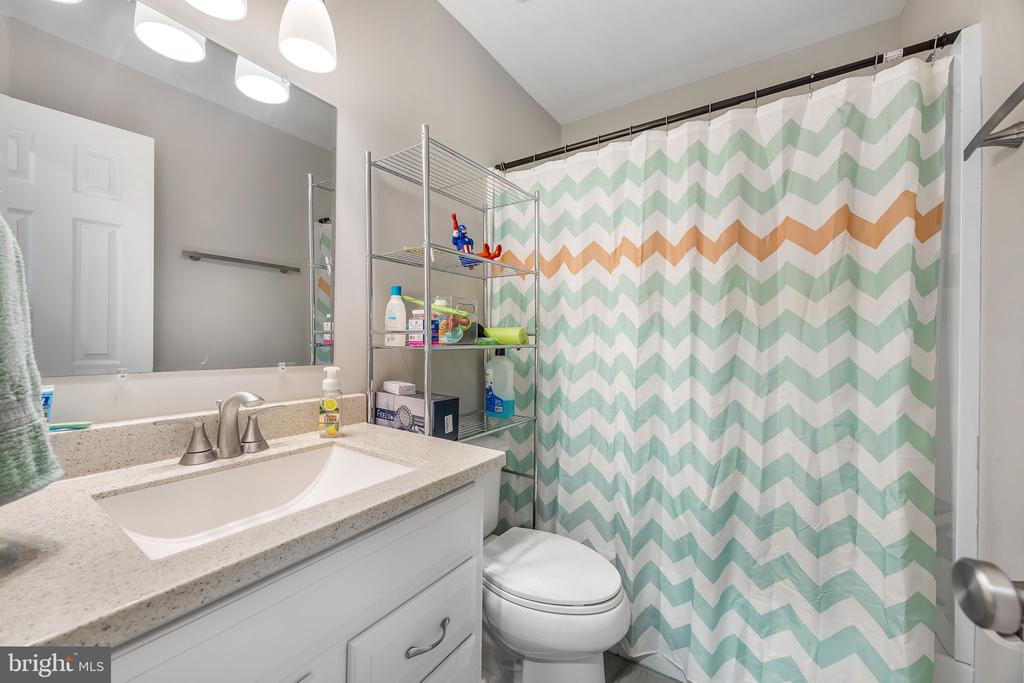 202 LEEDS CT E, WARRENTON, Virginia 20186, 3 Bedrooms Bedrooms, ,2 BathroomsBathrooms,Residential,202 LEEDS CT E,VAFQ2021002 MLS # VAFQ2021002