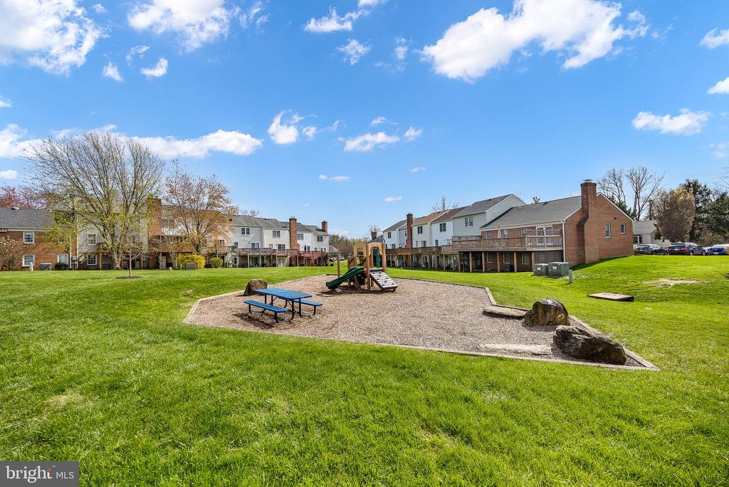 202 LEEDS CT E, WARRENTON, Virginia 20186, 3 Bedrooms Bedrooms, ,2 BathroomsBathrooms,Residential,202 LEEDS CT E,VAFQ2021002 MLS # VAFQ2021002