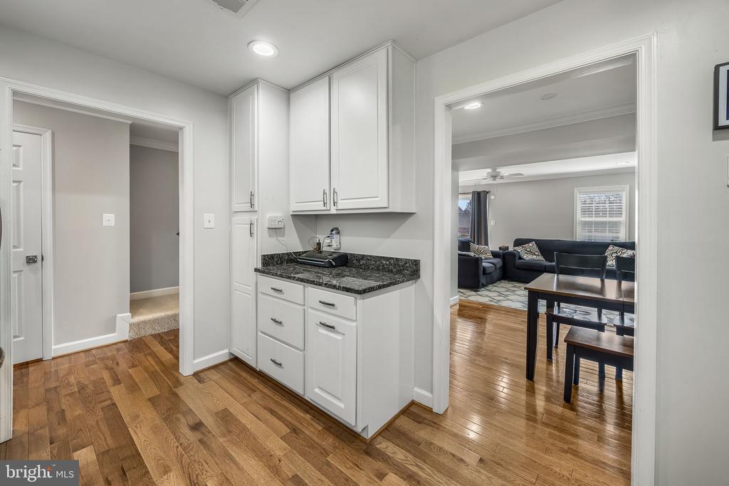 202 LEEDS CT E, WARRENTON, Virginia 20186, 3 Bedrooms Bedrooms, ,2 BathroomsBathrooms,Residential,202 LEEDS CT E,VAFQ2021002 MLS # VAFQ2021002