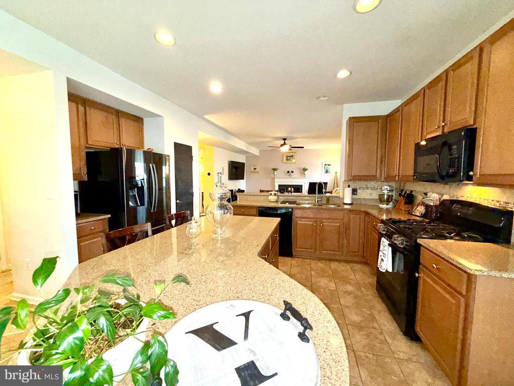 9413 BIRCH CLIFF DR, FREDERICKSBURG, Virginia 22407, 4 Bedrooms Bedrooms, ,2 BathroomsBathrooms,Residential,9413 BIRCH CLIFF DR,VASP2040240 MLS # VASP2040240