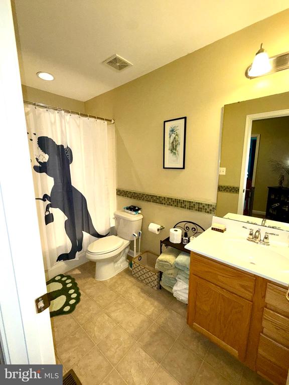 9413 BIRCH CLIFF DR, FREDERICKSBURG, Virginia 22407, 4 Bedrooms Bedrooms, ,2 BathroomsBathrooms,Residential,9413 BIRCH CLIFF DR,VASP2040240 MLS # VASP2040240