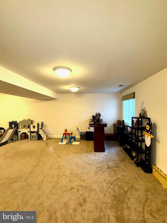 9413 BIRCH CLIFF DR, FREDERICKSBURG, Virginia 22407, 4 Bedrooms Bedrooms, ,2 BathroomsBathrooms,Residential,9413 BIRCH CLIFF DR,VASP2040240 MLS # VASP2040240