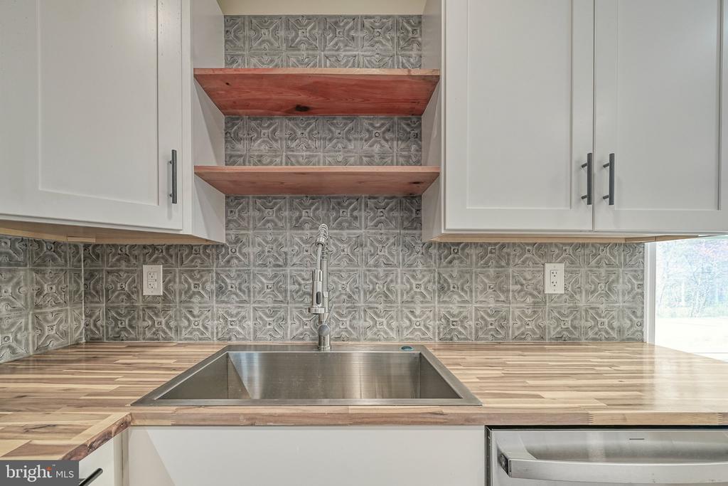 259 REDBUD DR, LOUISA, Virginia 23093, 2 Bedrooms Bedrooms, ,2 BathroomsBathrooms,Residential,259 REDBUD DR,VALA2009490 MLS # VALA2009490