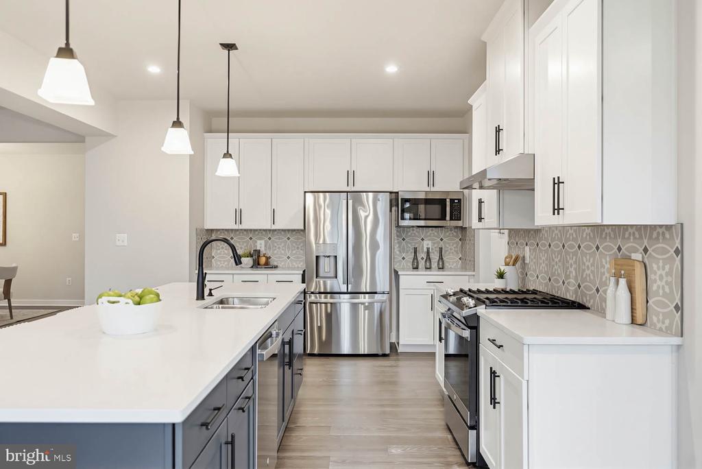 10907 GREEN LEAF RUN, SPOTSYLVANIA, Virginia 22551, 5 Bedrooms Bedrooms, ,4 BathroomsBathrooms,Residential,10907 GREEN LEAF RUN,VASP2040256 MLS # VASP2040256