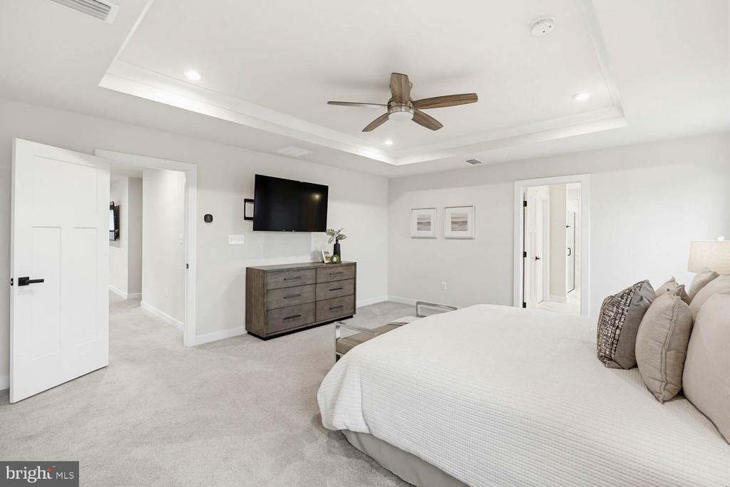 10907 GREEN LEAF RUN, SPOTSYLVANIA, Virginia 22551, 5 Bedrooms Bedrooms, ,4 BathroomsBathrooms,Residential,10907 GREEN LEAF RUN,VASP2040256 MLS # VASP2040256