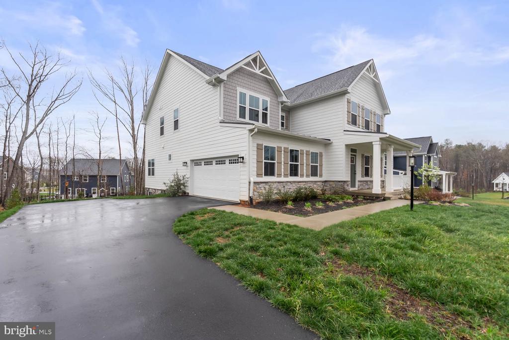 10907 GREEN LEAF RUN, SPOTSYLVANIA, Virginia 22551, 5 Bedrooms Bedrooms, ,4 BathroomsBathrooms,Residential,10907 GREEN LEAF RUN,VASP2040256 MLS # VASP2040256