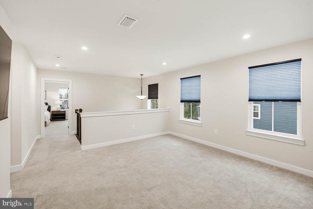 10907 GREEN LEAF RUN, SPOTSYLVANIA, Virginia 22551, 5 Bedrooms Bedrooms, ,4 BathroomsBathrooms,Residential,10907 GREEN LEAF RUN,VASP2040256 MLS # VASP2040256