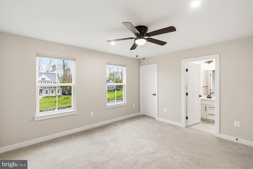 10907 GREEN LEAF RUN, SPOTSYLVANIA, Virginia 22551, 5 Bedrooms Bedrooms, ,4 BathroomsBathrooms,Residential,10907 GREEN LEAF RUN,VASP2040256 MLS # VASP2040256