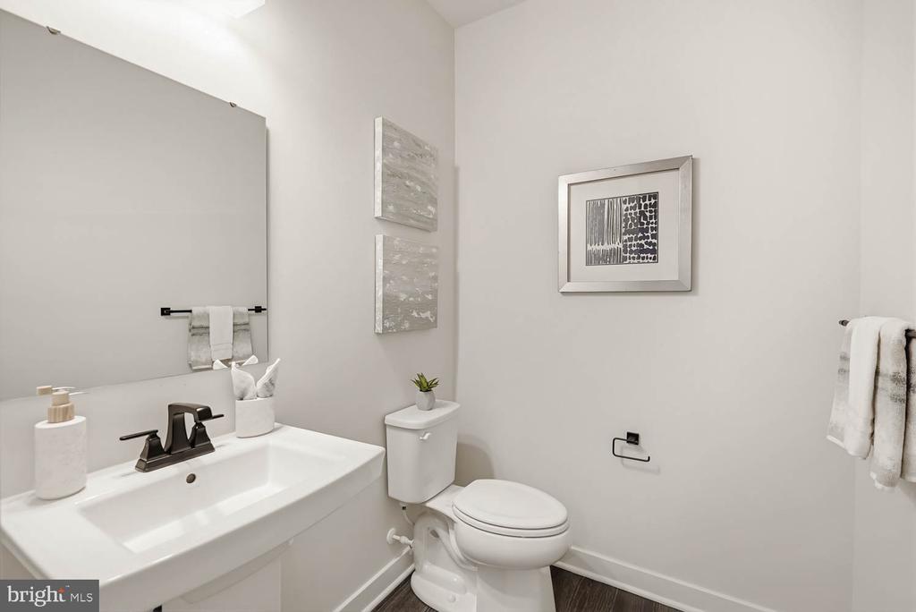 10907 GREEN LEAF RUN, SPOTSYLVANIA, Virginia 22551, 5 Bedrooms Bedrooms, ,4 BathroomsBathrooms,Residential,10907 GREEN LEAF RUN,VASP2040256 MLS # VASP2040256