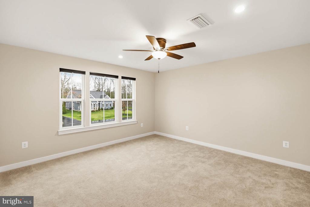 10907 GREEN LEAF RUN, SPOTSYLVANIA, Virginia 22551, 5 Bedrooms Bedrooms, ,4 BathroomsBathrooms,Residential,10907 GREEN LEAF RUN,VASP2040256 MLS # VASP2040256