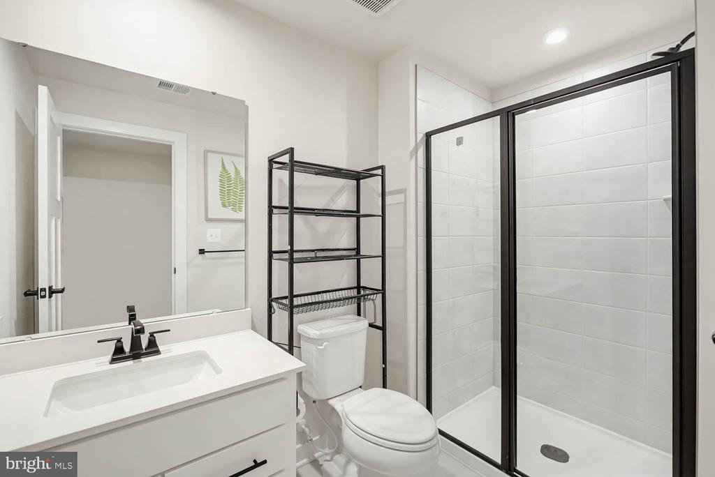 10907 GREEN LEAF RUN, SPOTSYLVANIA, Virginia 22551, 5 Bedrooms Bedrooms, ,4 BathroomsBathrooms,Residential,10907 GREEN LEAF RUN,VASP2040256 MLS # VASP2040256