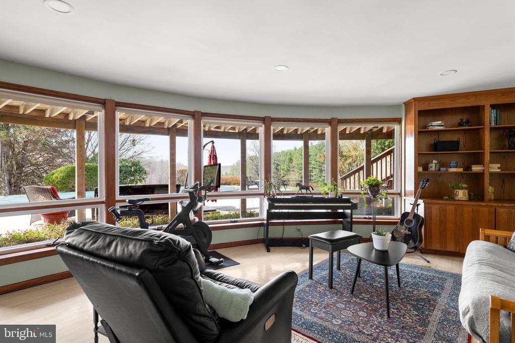 10803 CREST HILL RD, MARSHALL, Virginia, 3 Bedrooms Bedrooms, ,2 BathroomsBathrooms,Residential,10803 CREST HILL RD,VAFQ2021146 MLS # VAFQ2021146