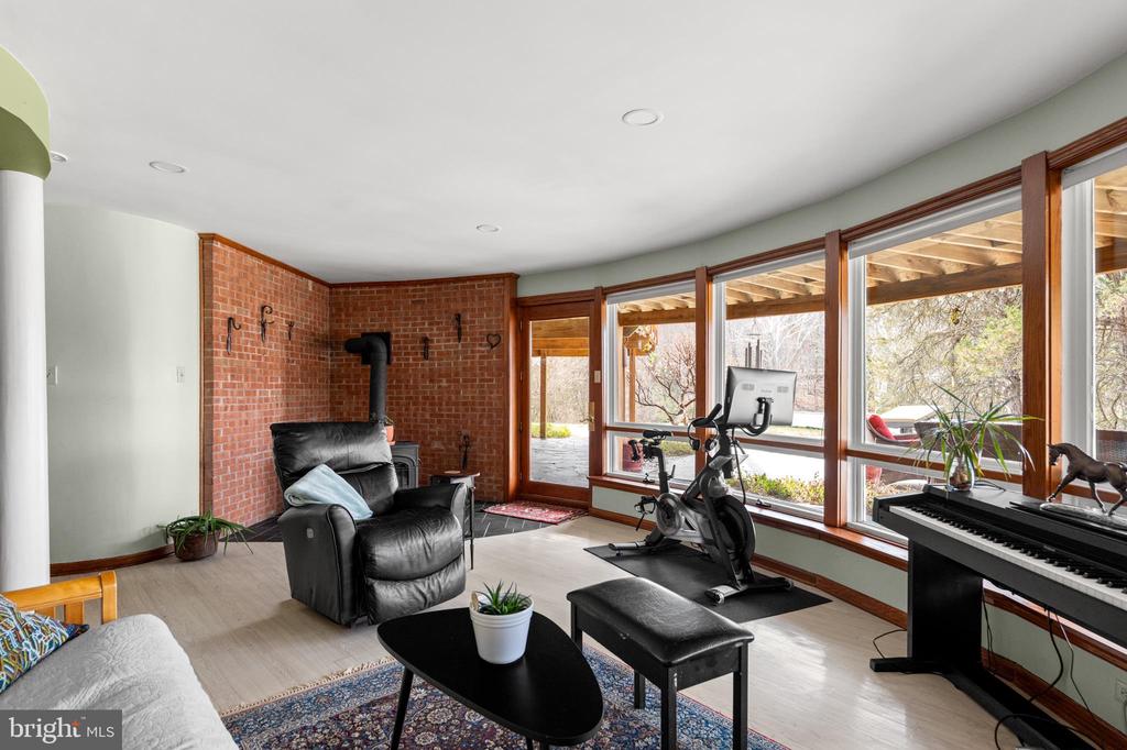 10803 CREST HILL RD, MARSHALL, Virginia, 3 Bedrooms Bedrooms, ,2 BathroomsBathrooms,Residential,10803 CREST HILL RD,VAFQ2021146 MLS # VAFQ2021146