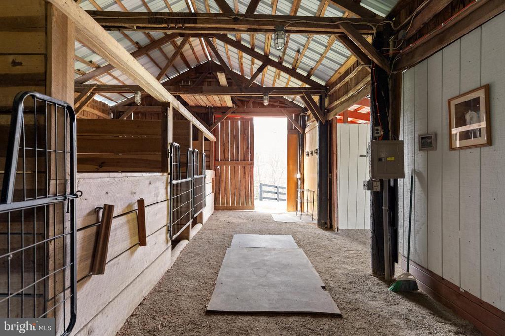 10803 CREST HILL RD, MARSHALL, Virginia, 3 Bedrooms Bedrooms, ,2 BathroomsBathrooms,Residential,10803 CREST HILL RD,VAFQ2021146 MLS # VAFQ2021146