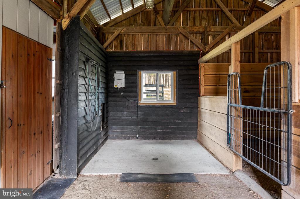 10803 CREST HILL RD, MARSHALL, Virginia, 3 Bedrooms Bedrooms, ,2 BathroomsBathrooms,Residential,10803 CREST HILL RD,VAFQ2021146 MLS # VAFQ2021146