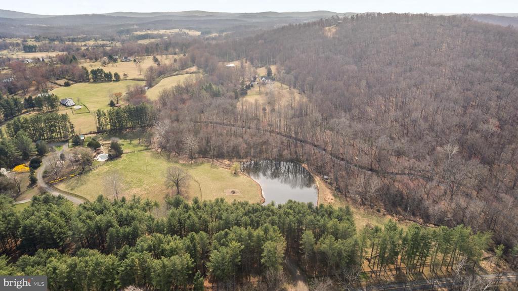 10803 CREST HILL RD, MARSHALL, Virginia, 3 Bedrooms Bedrooms, ,2 BathroomsBathrooms,Residential,10803 CREST HILL RD,VAFQ2021146 MLS # VAFQ2021146