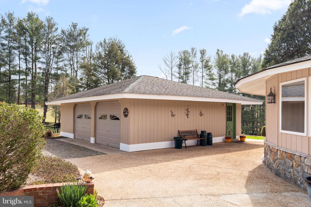 10803 CREST HILL RD, MARSHALL, Virginia, 3 Bedrooms Bedrooms, ,2 BathroomsBathrooms,Residential,10803 CREST HILL RD,VAFQ2021146 MLS # VAFQ2021146