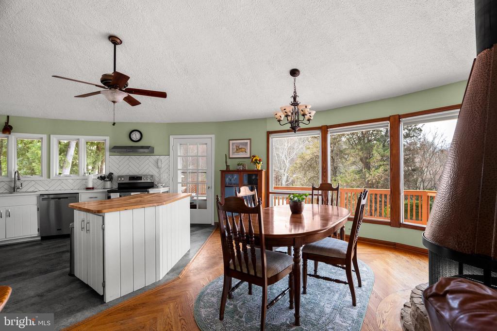 10803 CREST HILL RD, MARSHALL, Virginia, 3 Bedrooms Bedrooms, ,2 BathroomsBathrooms,Residential,10803 CREST HILL RD,VAFQ2021146 MLS # VAFQ2021146