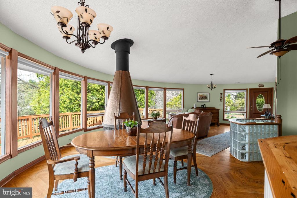 10803 CREST HILL RD, MARSHALL, Virginia, 3 Bedrooms Bedrooms, ,2 BathroomsBathrooms,Residential,10803 CREST HILL RD,VAFQ2021146 MLS # VAFQ2021146