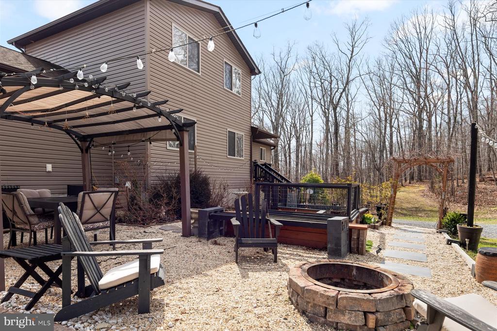 6246 JOHN BARTON PAYNE RD, MARSHALL, Virginia, 4 Bedrooms Bedrooms, ,3 BathroomsBathrooms,Residential,6246 JOHN BARTON PAYNE RD,VAFQ2020616 MLS # VAFQ2020616