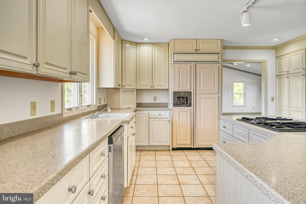 1950 CAMPBELL RD, KESWICK, Virginia 22947, 5 Bedrooms Bedrooms, ,3 BathroomsBathrooms,Residential,1950 CAMPBELL RD,VALA2009450 MLS # VALA2009450