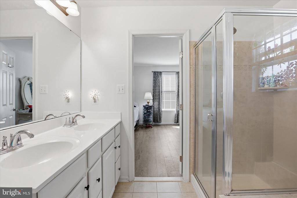 3969 LAKE ASHBY CT, WARRENTON, Virginia, 4 Bedrooms Bedrooms, ,3 BathroomsBathrooms,Residential,3969 LAKE ASHBY CT,VAFQ2021184 MLS # VAFQ2021184