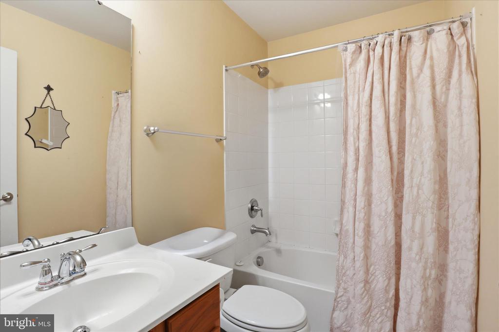 3969 LAKE ASHBY CT, WARRENTON, Virginia, 4 Bedrooms Bedrooms, ,3 BathroomsBathrooms,Residential,3969 LAKE ASHBY CT,VAFQ2021184 MLS # VAFQ2021184