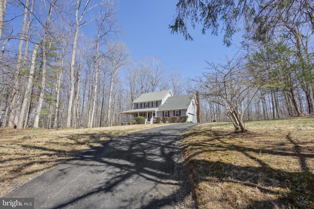 19332 HILLCREST LN, JEFFERSONTON, Virginia 22724, 4 Bedrooms Bedrooms, ,2 BathroomsBathrooms,Residential,19332 HILLCREST LN,VACU2011998 MLS # VACU2011998