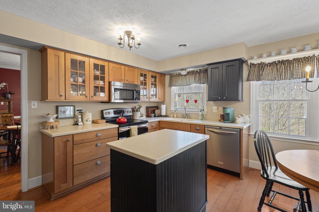 19332 HILLCREST LN, JEFFERSONTON, Virginia 22724, 4 Bedrooms Bedrooms, ,2 BathroomsBathrooms,Residential,19332 HILLCREST LN,VACU2011998 MLS # VACU2011998