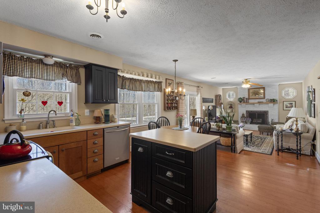 19332 HILLCREST LN, JEFFERSONTON, Virginia 22724, 4 Bedrooms Bedrooms, ,2 BathroomsBathrooms,Residential,19332 HILLCREST LN,VACU2011998 MLS # VACU2011998