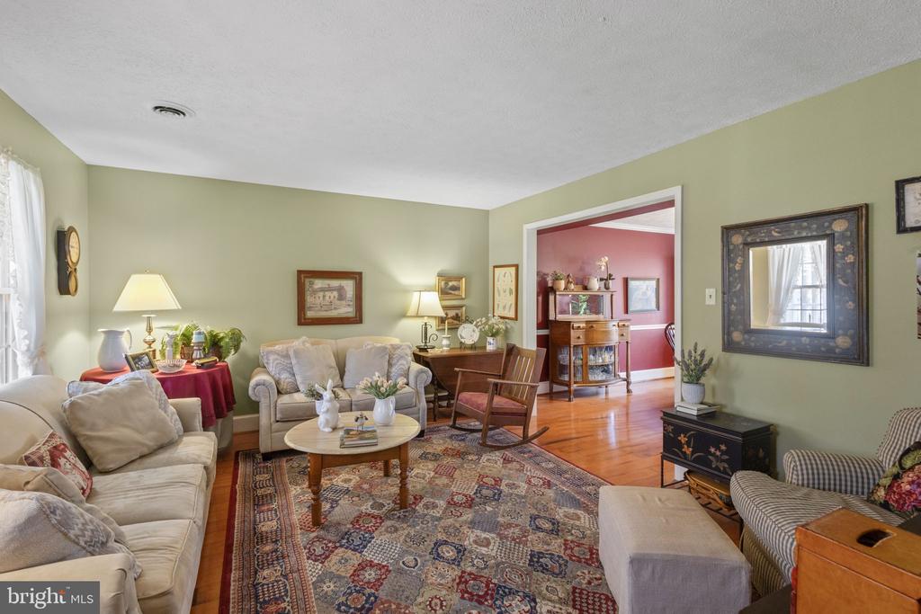 19332 HILLCREST LN, JEFFERSONTON, Virginia 22724, 4 Bedrooms Bedrooms, ,2 BathroomsBathrooms,Residential,19332 HILLCREST LN,VACU2011998 MLS # VACU2011998