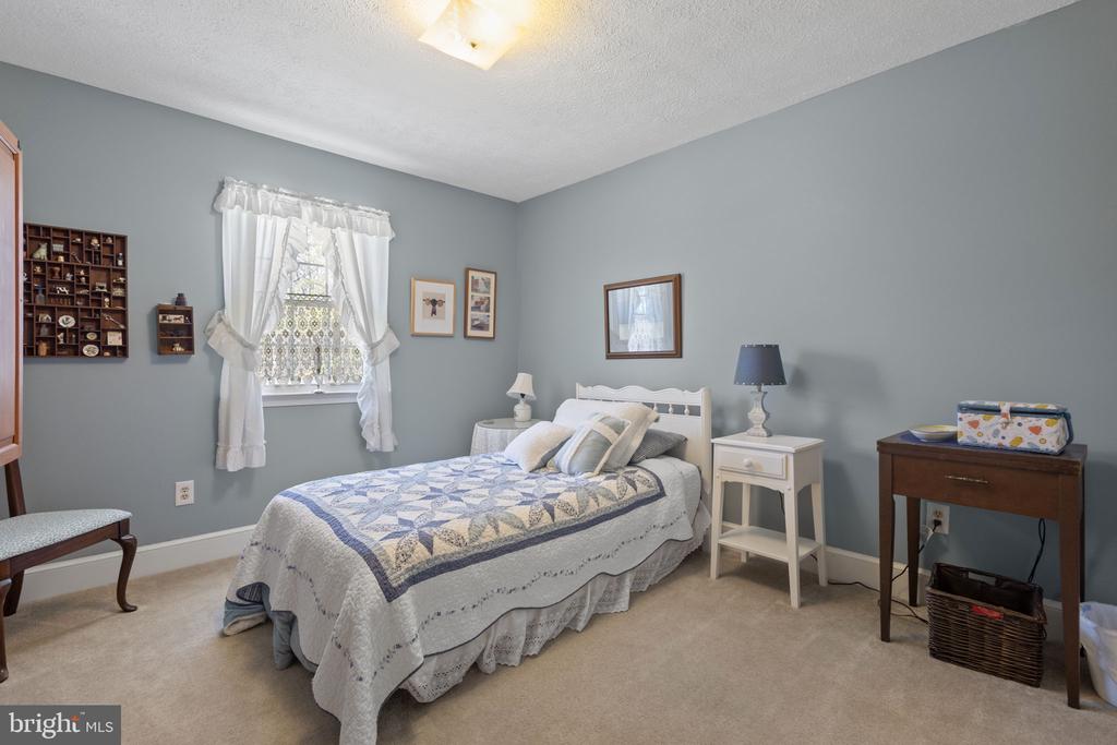 19332 HILLCREST LN, JEFFERSONTON, Virginia 22724, 4 Bedrooms Bedrooms, ,2 BathroomsBathrooms,Residential,19332 HILLCREST LN,VACU2011998 MLS # VACU2011998