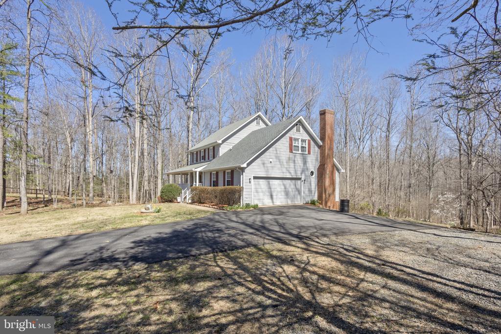 19332 HILLCREST LN, JEFFERSONTON, Virginia 22724, 4 Bedrooms Bedrooms, ,2 BathroomsBathrooms,Residential,19332 HILLCREST LN,VACU2011998 MLS # VACU2011998