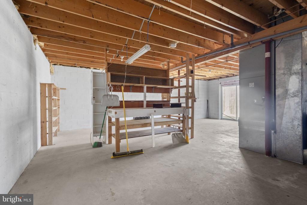 19332 HILLCREST LN, JEFFERSONTON, Virginia 22724, 4 Bedrooms Bedrooms, ,2 BathroomsBathrooms,Residential,19332 HILLCREST LN,VACU2011998 MLS # VACU2011998