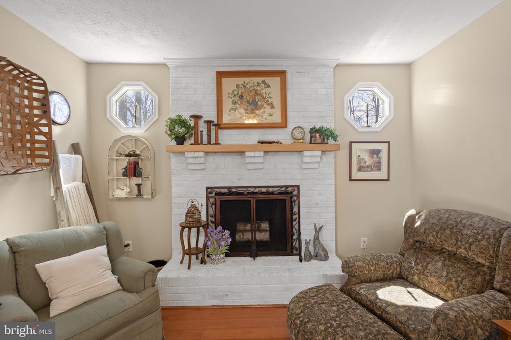 19332 HILLCREST LN, JEFFERSONTON, Virginia 22724, 4 Bedrooms Bedrooms, ,2 BathroomsBathrooms,Residential,19332 HILLCREST LN,VACU2011998 MLS # VACU2011998