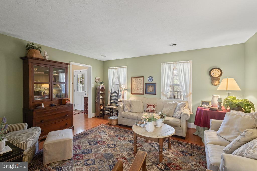 19332 HILLCREST LN, JEFFERSONTON, Virginia 22724, 4 Bedrooms Bedrooms, ,2 BathroomsBathrooms,Residential,19332 HILLCREST LN,VACU2011998 MLS # VACU2011998